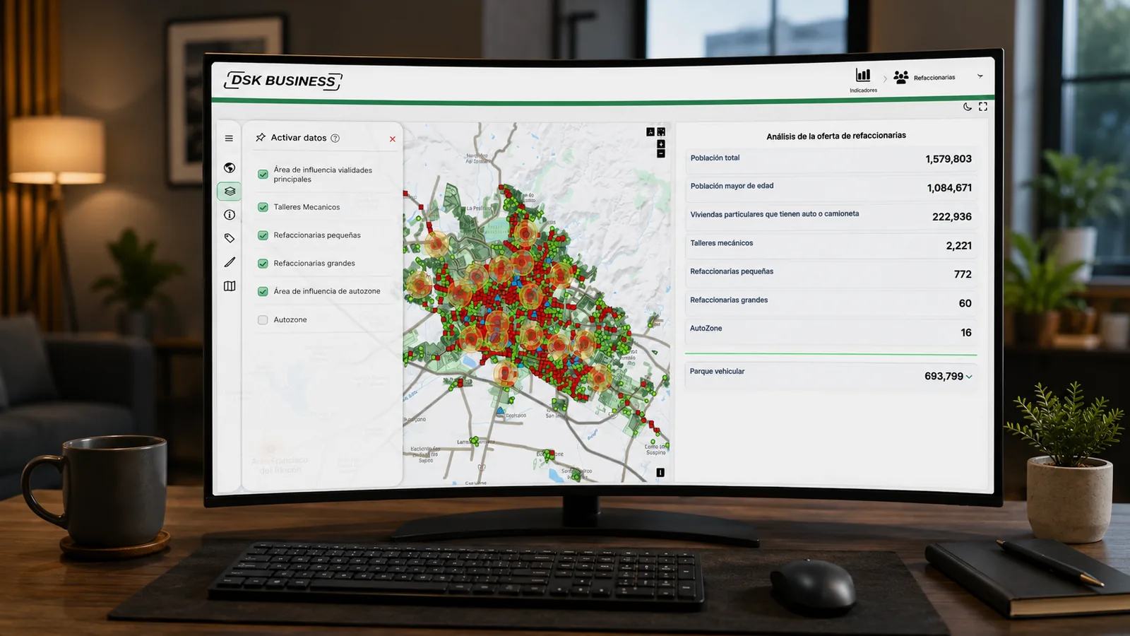 Panel para activar capas propias y de datos sociodemográficos sobre el mapa
